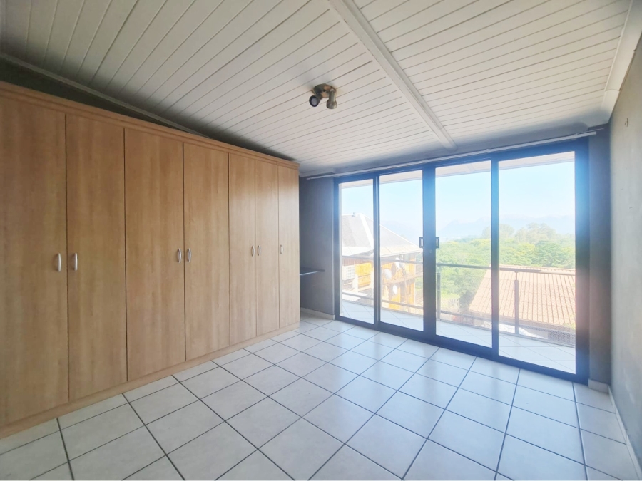 6 Bedroom Property for Sale in Meerhof North West